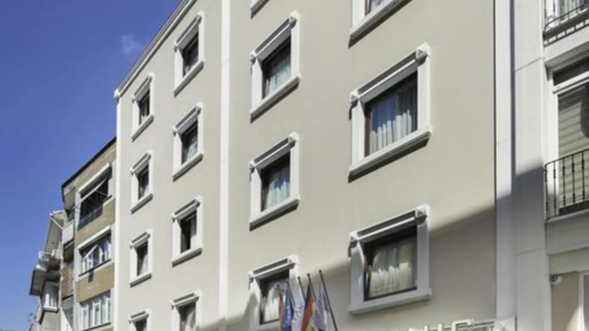 Titanic Comfort Sisli location