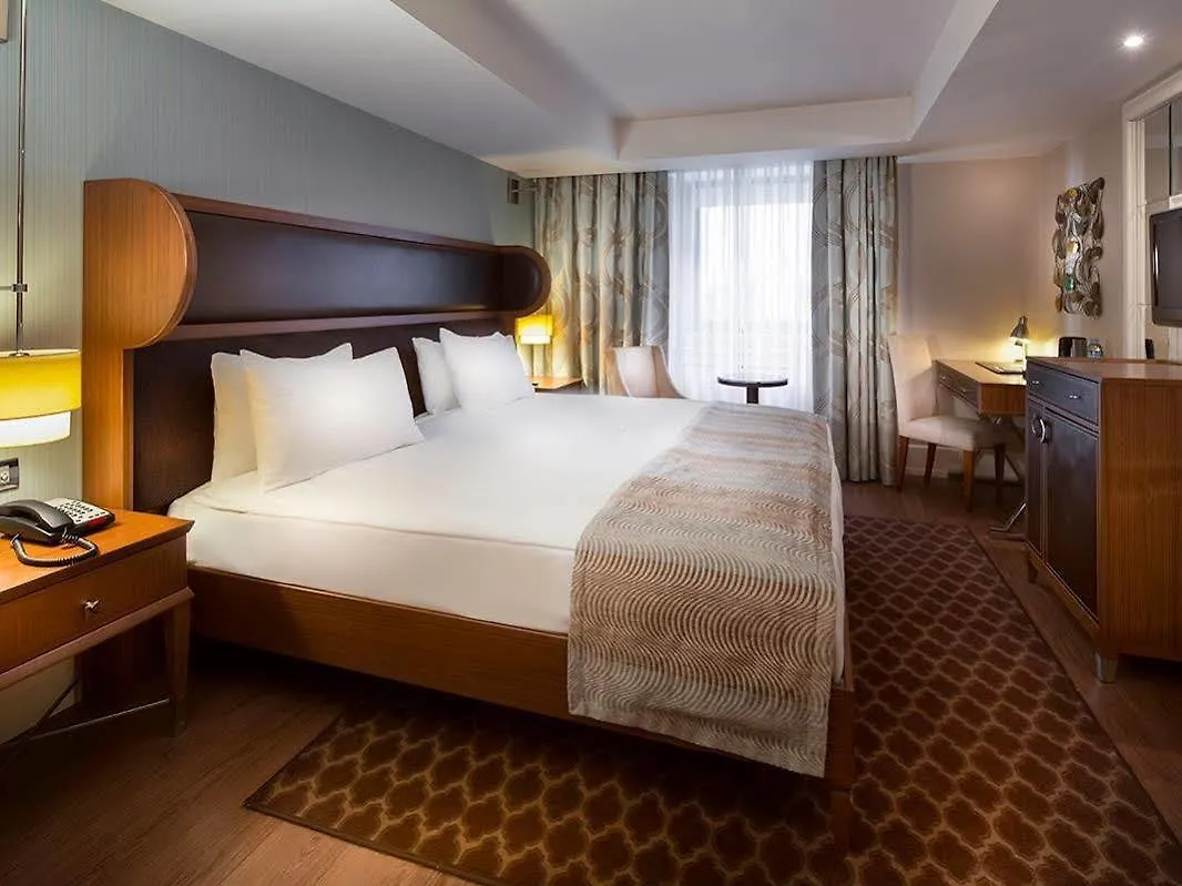 Titanic Comfort Sisli Стамбул 3*,